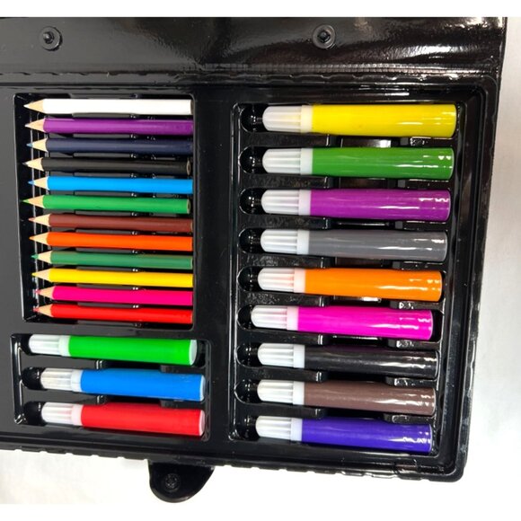 67 Piece Art Set With Markers Crayons Pastels & More In Portable Case - Non-Toxi - Picture 4 of 5